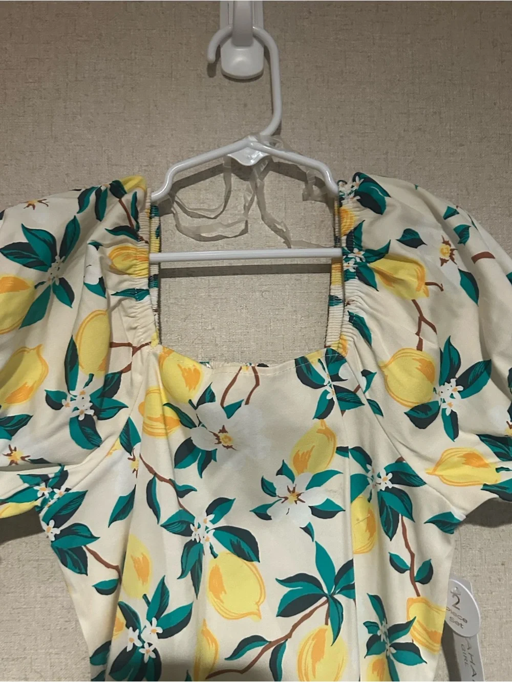 Tahari Girl Size 12 Lemon Print Smock Back Puff Sleeve Top